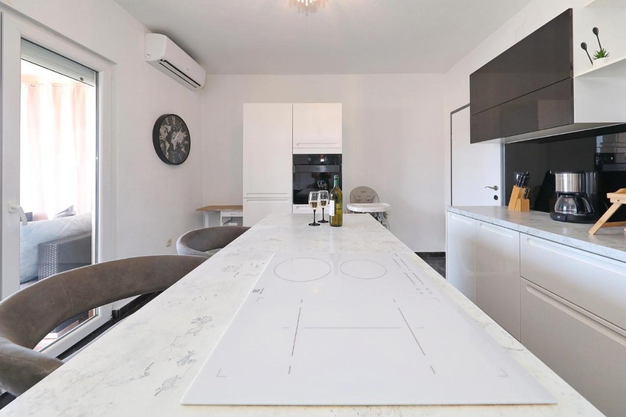 Apartman Nika Sa Jacuzzijem Zadar Eksteriør billede